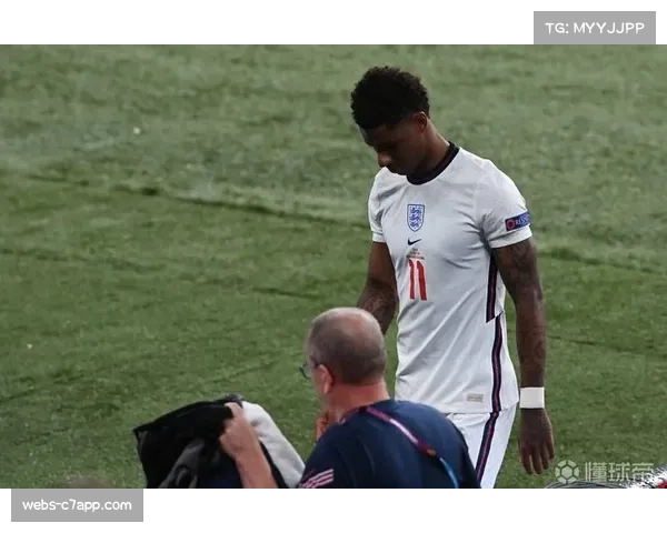 巴萨拉什福德膝关节不适采取预防措施，缺席关键战役